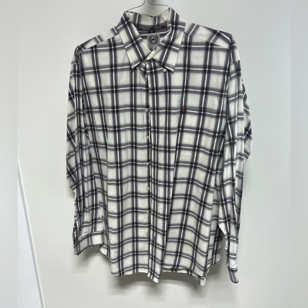 Cinch Button down - Picture 2 of 4